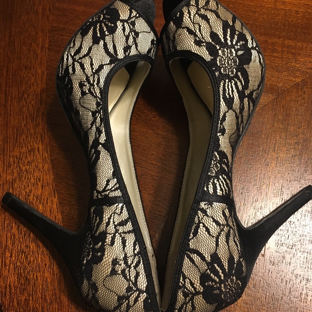 Fioni Night Lace 4 in. Heels 🖤